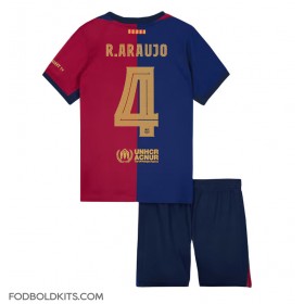 Barcelona Ronald Araujo #4 Hjemmebanesæt Børn 2024-25 Kortærmet (+ Korte bukser)